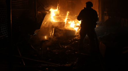 Росіяни обстріляли Запоріжжя: у ДСНС показали наслідки атаки - 304x171