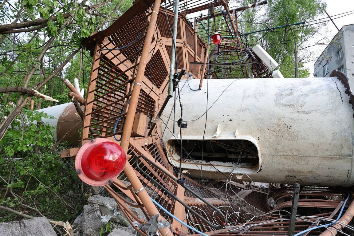 Наслідки удару по харківській телевежі. Фото: Олег Синєгубов/Telegram