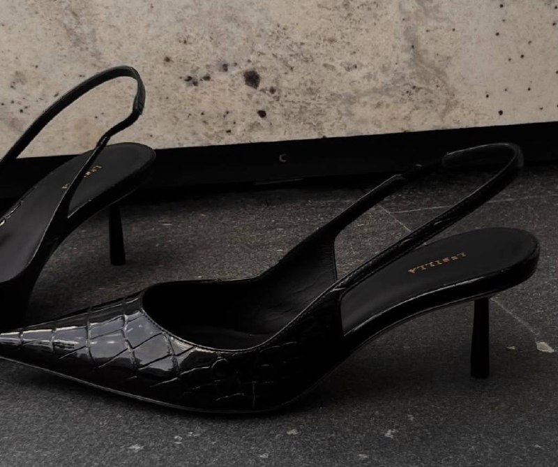 Туфлі з крокодилової шкіри для характерних жінок