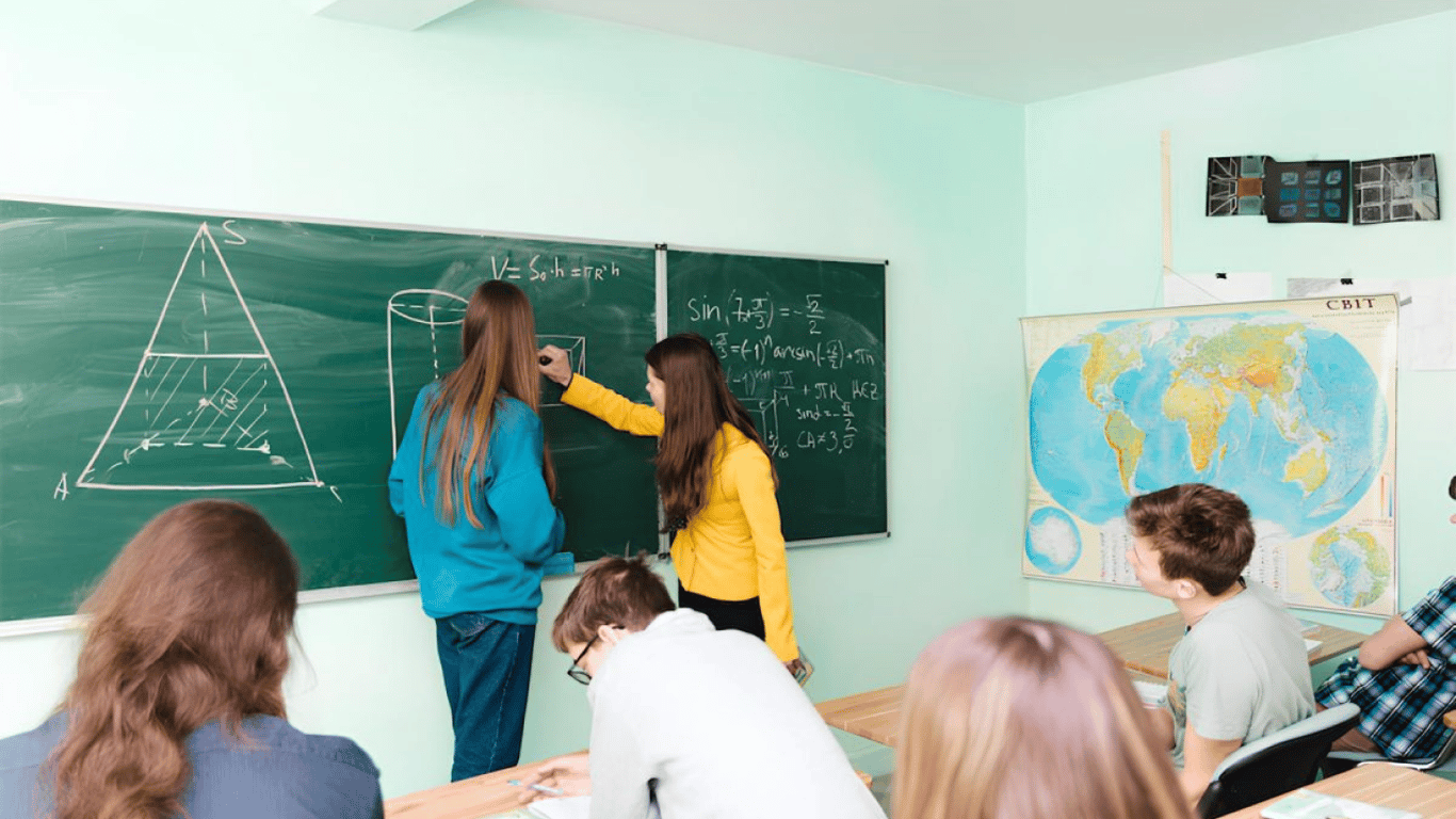 Во Львове построят две новые школы с детсадами