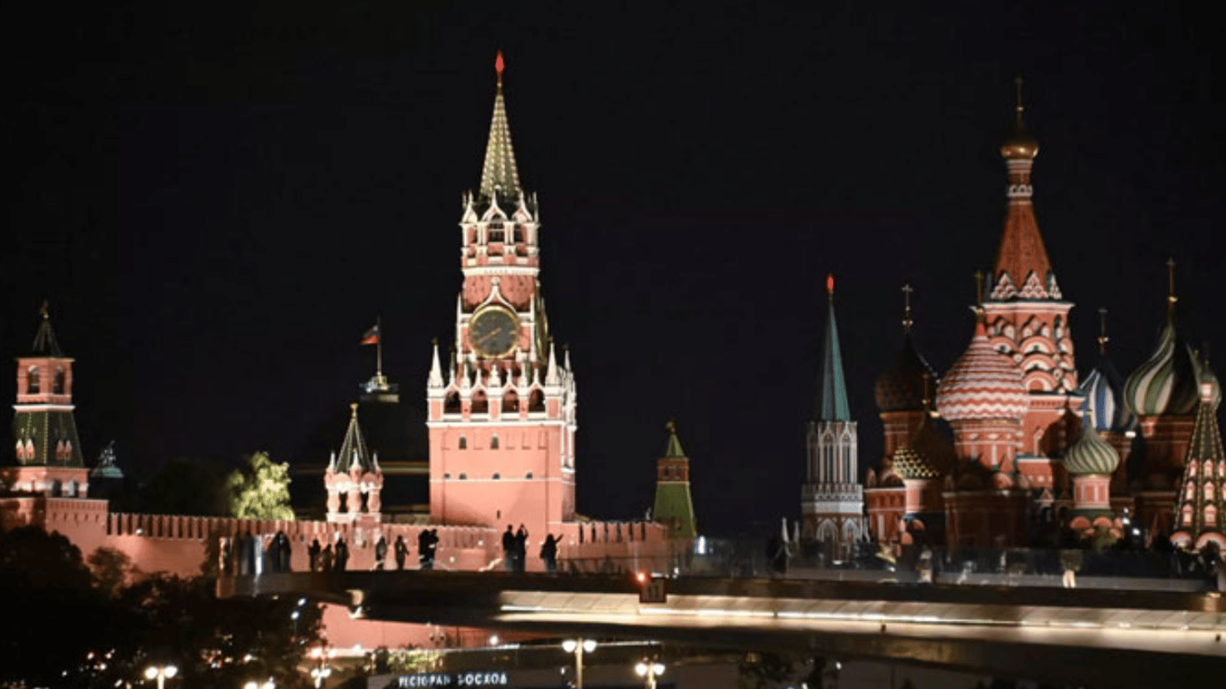 Кремль закрыли от посетителей на фоне угроз Пригожина