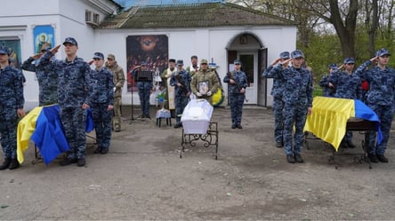 В Одессе попрощались с погибшими в результате атаки 6 апреля - 285x160