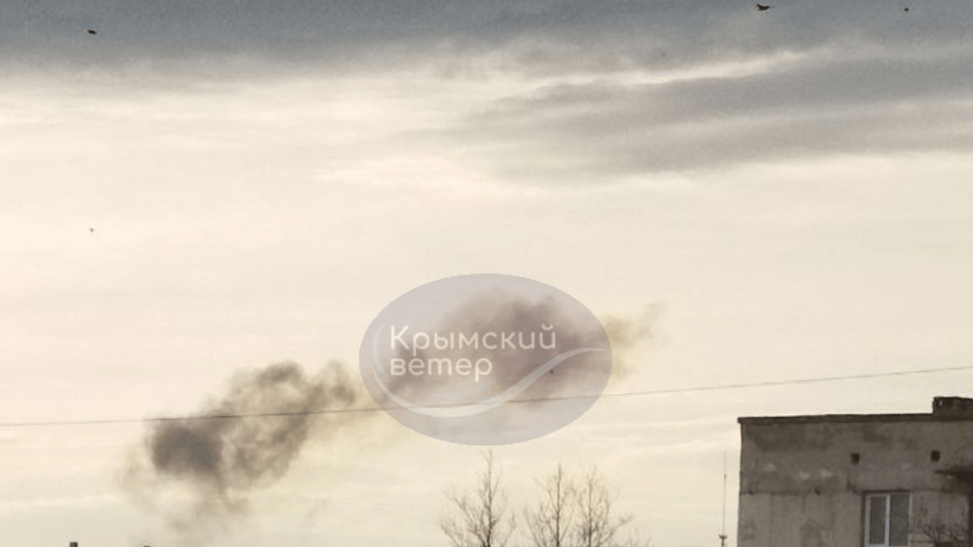 У Керчі пролунали потужні вибухи — Кримський міст несподівано перекрили