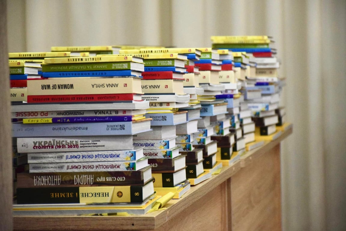 Миколаївщина отримала мобільні комп'ютерні класи для шкіл у прифронтових громадах - фото 1