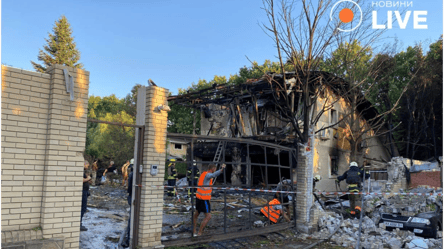 Оккупанты атаковали дом волонтера Сапронова в Харькове — какие последствия обстрела - 285x160