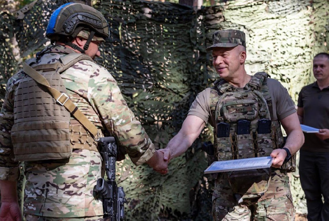 Сирський нагородив бійців Військової служби правопорядку