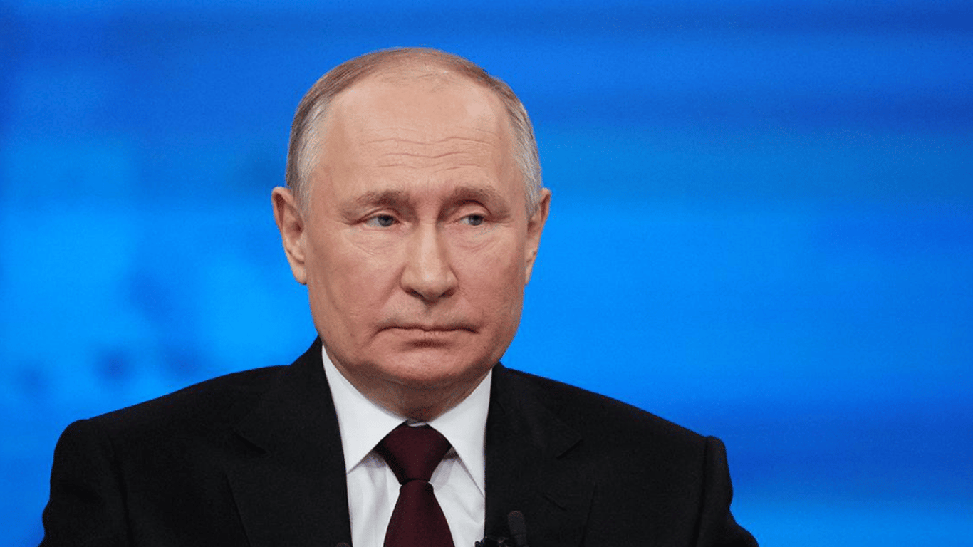Путин активно намекает на готовность заморозить войну, — NYT
