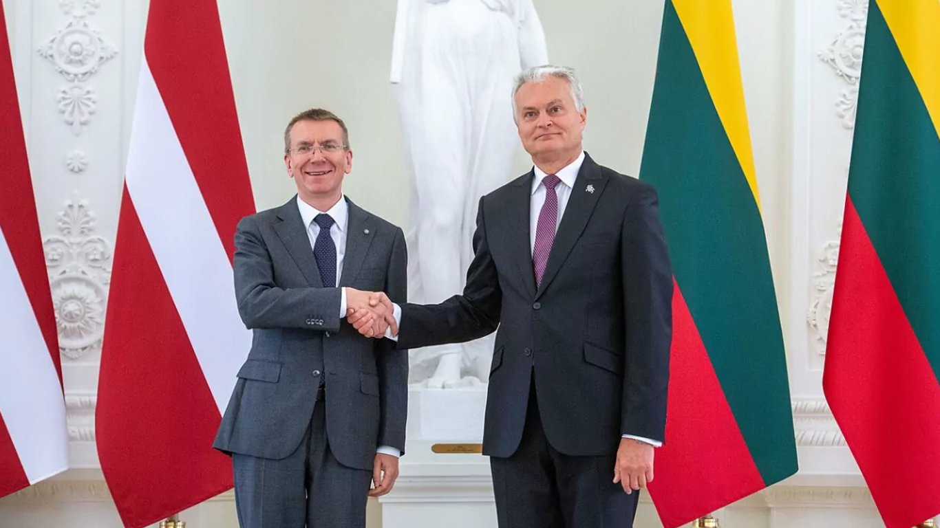 Президенти Литви та Латвії закликали Захід надати Україні більше ППО