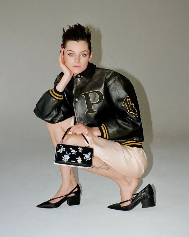 Актриса Эмма Коррин снялась в дерзком образе