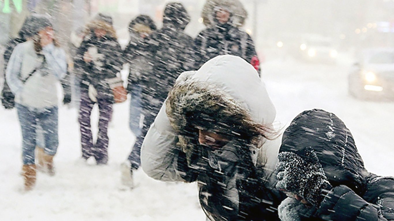 Власти Харькова предупреждают горожан о начале сильных снегов
