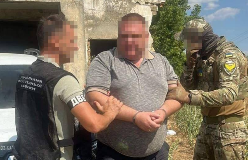 Правоохранители разоблачили в Одесской области чиновника ДМС