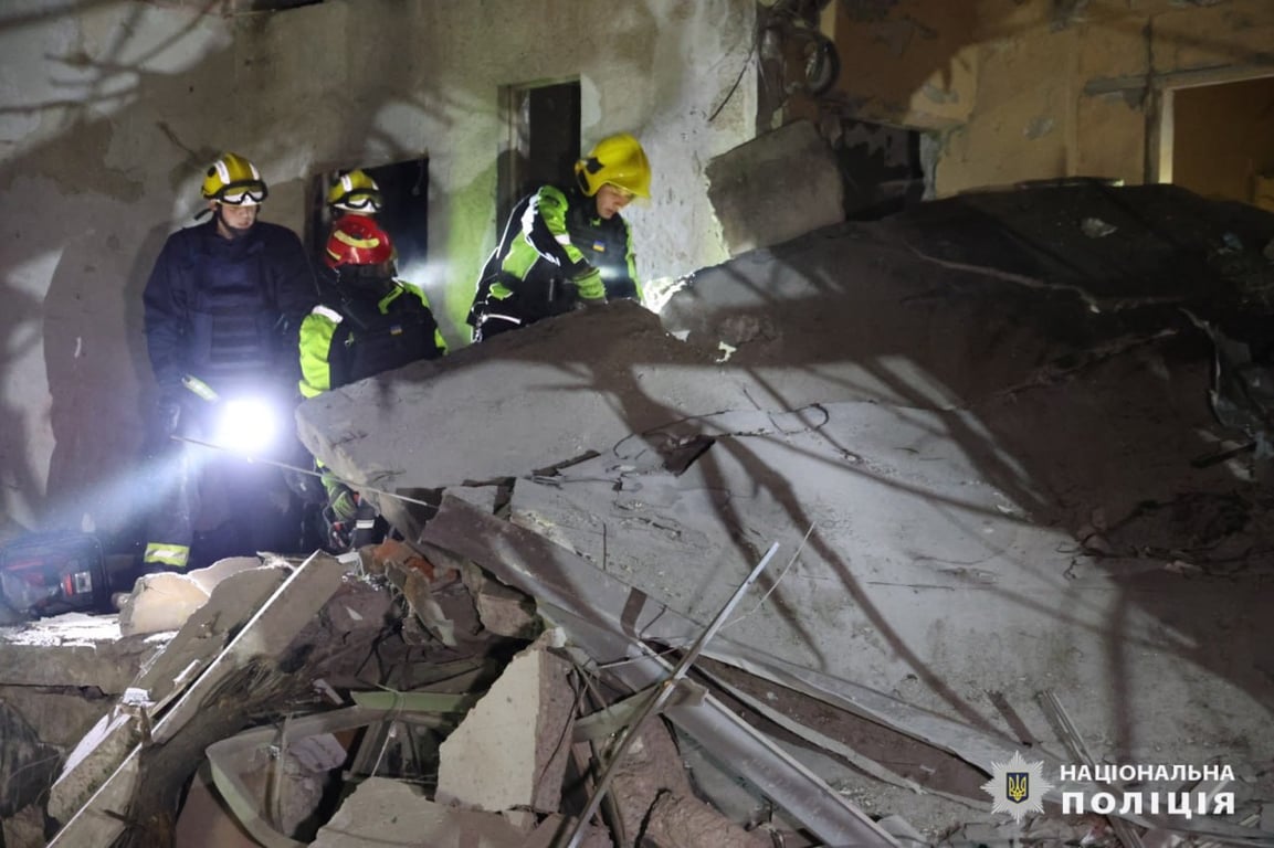 Кількість постраждалих внаслідок авіаудару по Харкову зросла до 21 людини - фото 1