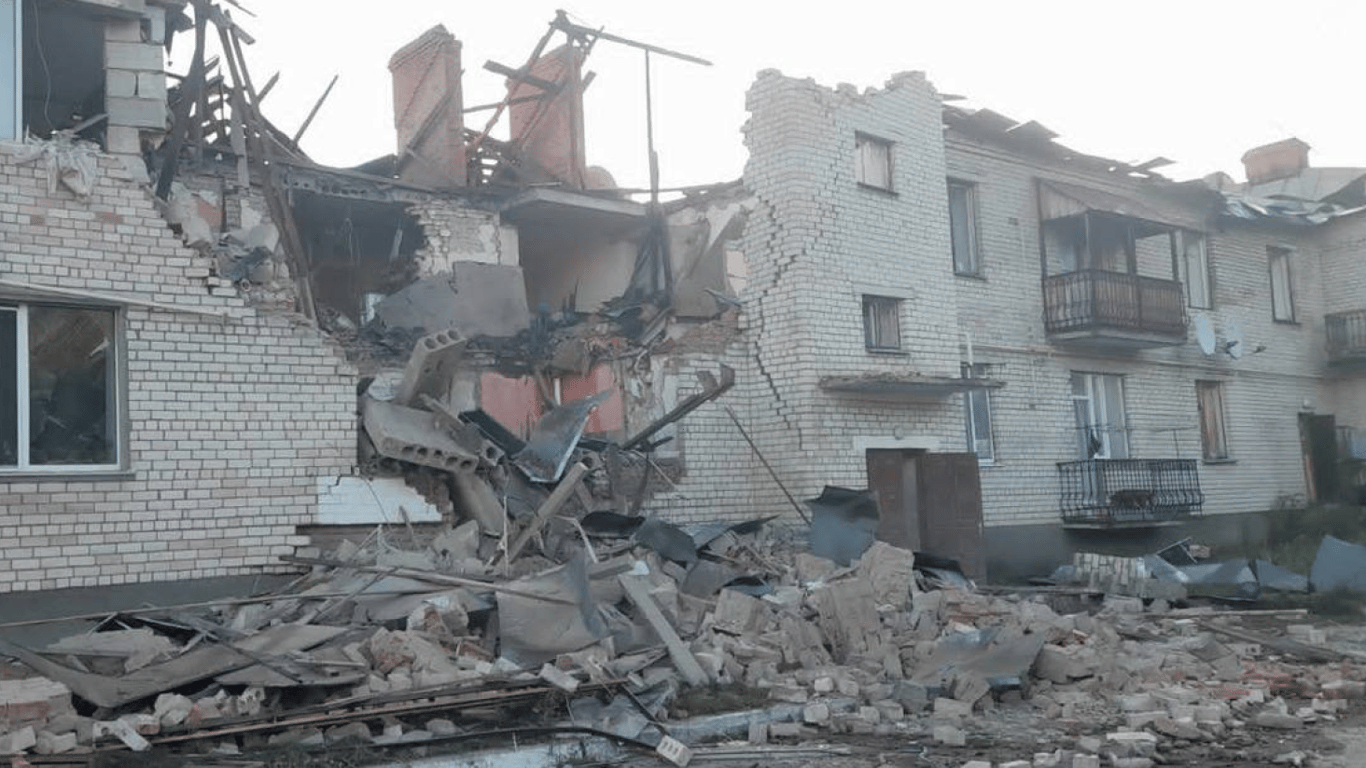 В ОК "Північ" показали наслідки нічної атаки "шахедів" на Чернігівщину