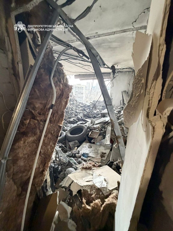 Удар дрона по будинку в Дніпрі