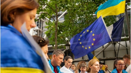 Австрія вимагає скасувати статус захисту для українських чоловіків у ЄС - 290x166