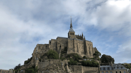 Туристы нашли остров, который будто сошел со страниц сказки - 285x160