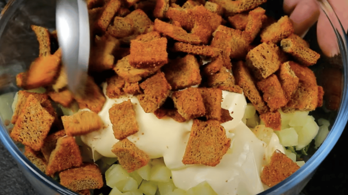 смачний салат, незвичайне поєднання, яке підкорює всіх