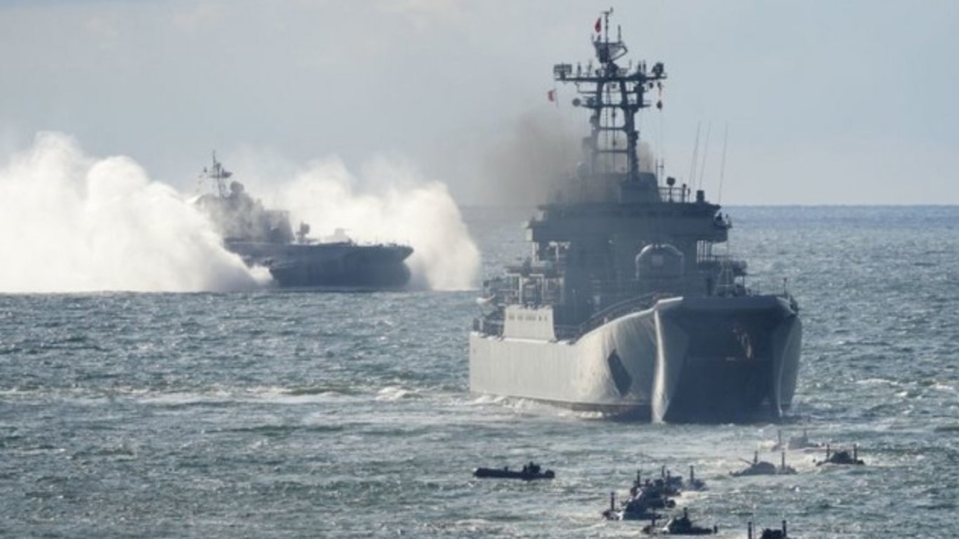 Ракетоносії РФ у Чорному морі — скільки загрожує "Калібрів"