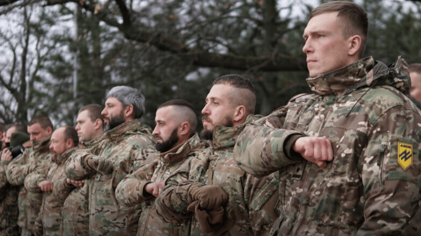 Вакансії в "Азов" — полку потрібні зварювальники