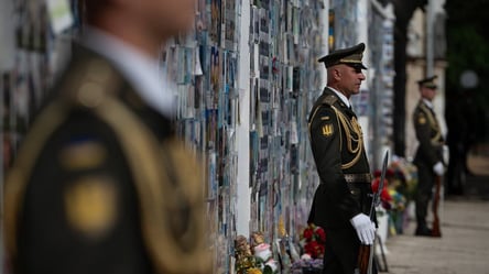 Ми пишаємось: Зеленський згадав полеглих у День пам'яті захисників - 304x171