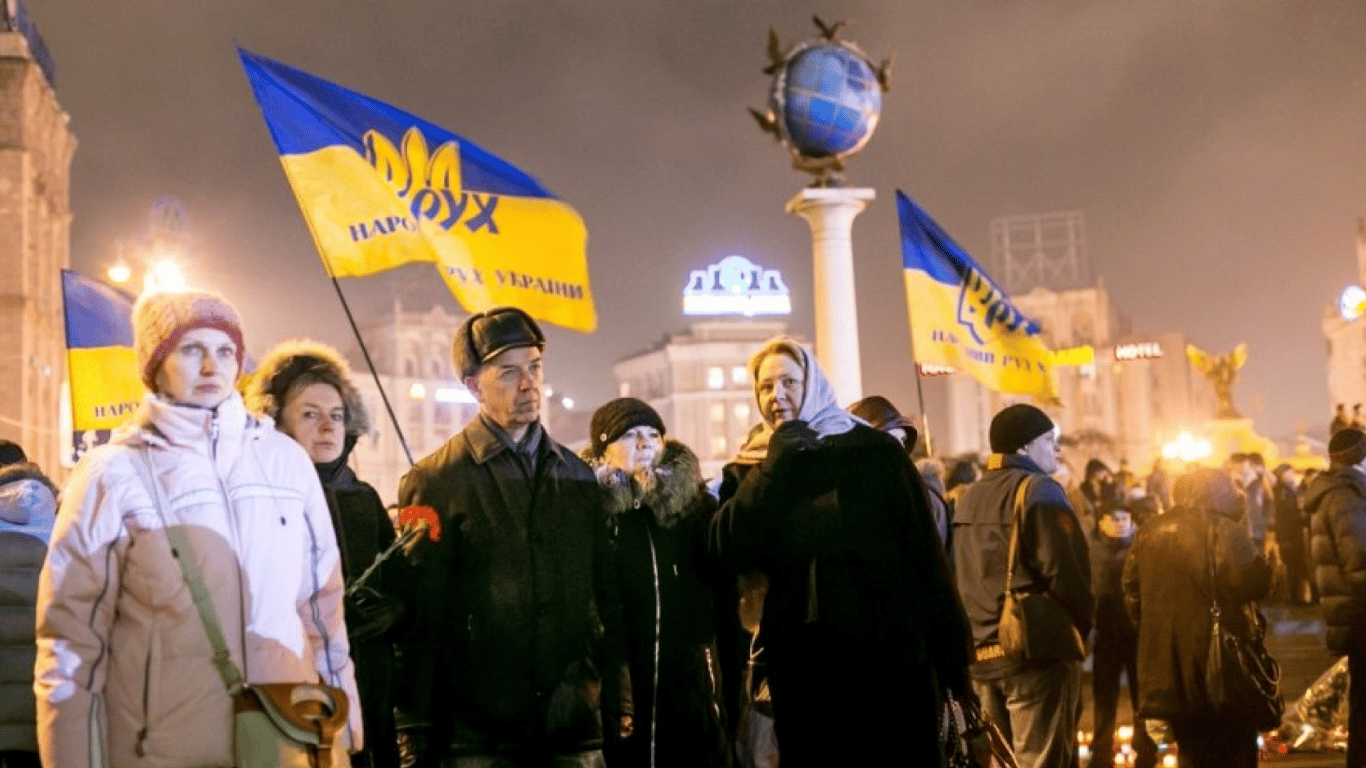 Украинцы стали чаще интересоваться политикой - результаты опроса