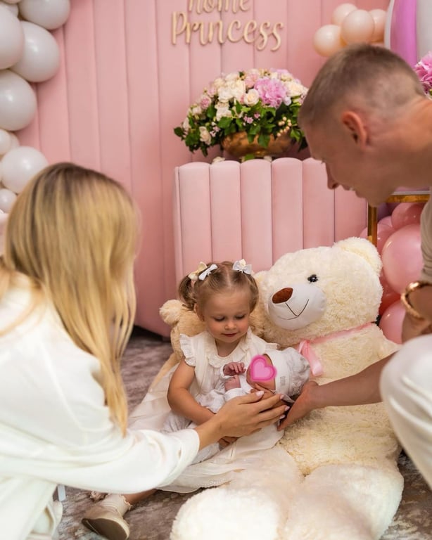 Дружина Зінченка показала перші фото їхньої родини у новому складі - фото 4