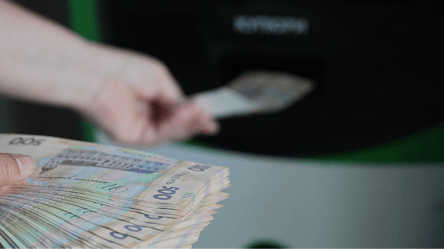 Доллары или евро — какую валюту берут терминалы ПриватБанка - 290x160