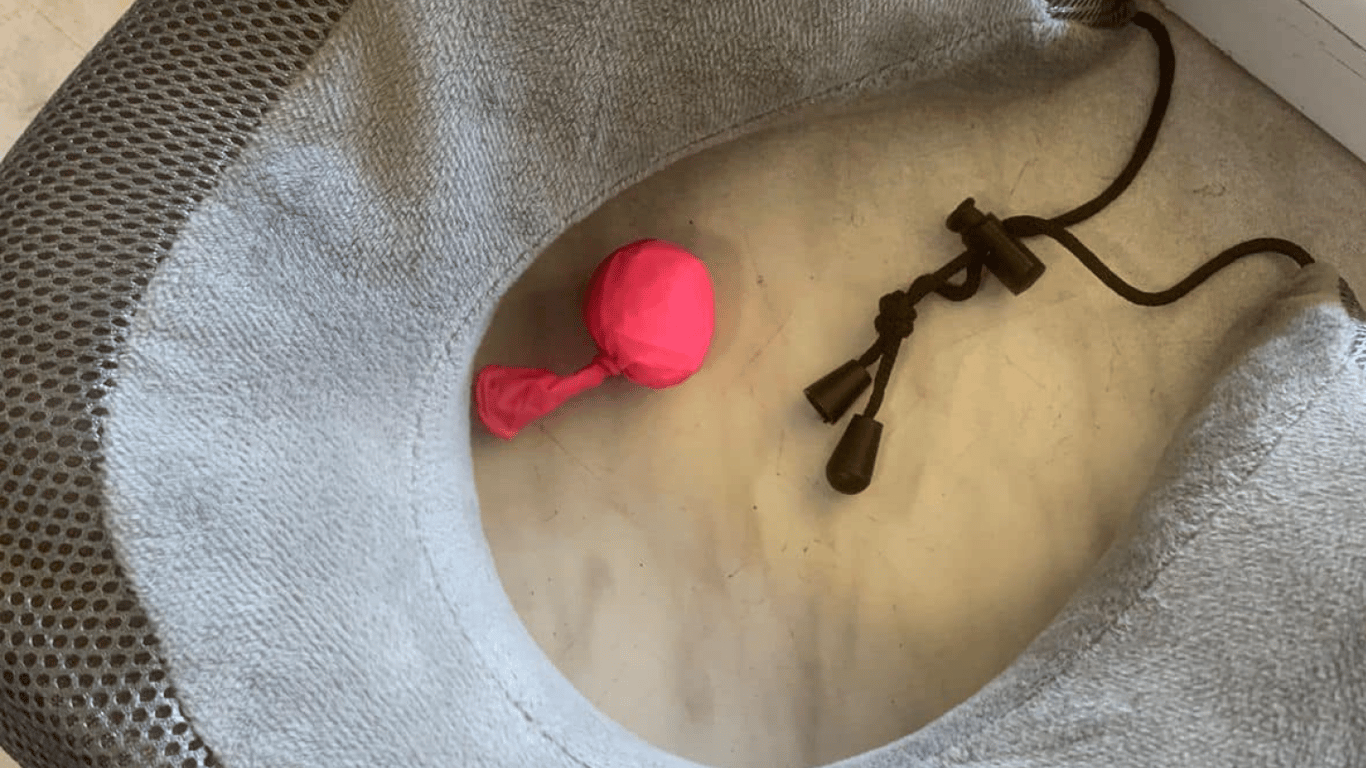 Спрятал в необычном месте — таможенники задержали иностранца с наркотиками - фото 1