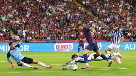 Левандовский забил юбилейный гол за карьеру - 285x160