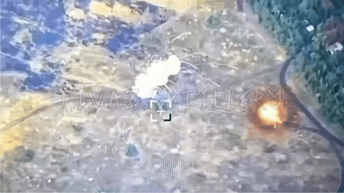 Українські військові вдарили по російських ЗРК за допомогою HIMARS — ефектне відео