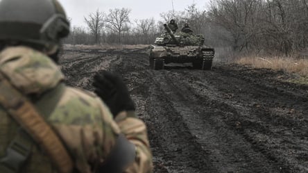 Враг перегруппировывает силы и ведет наступление на пяти направлениях, — Генштаб - 285x160