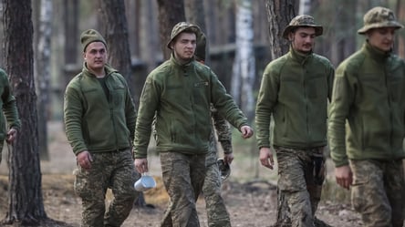 Виплати військовим у розпорядженні — які умови та гарантії - 290x160