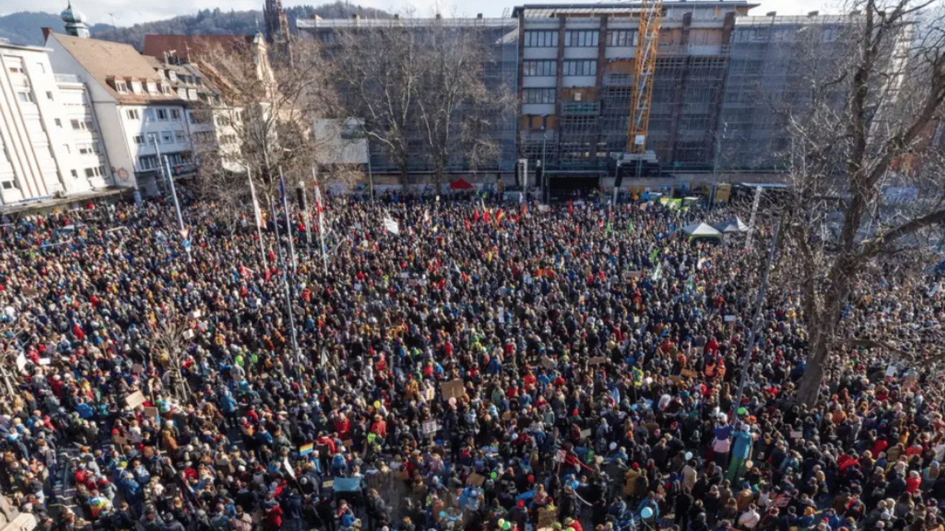 Протести у Німеччині - у ФРН знову пройшли масові акції проти правого екстремізму