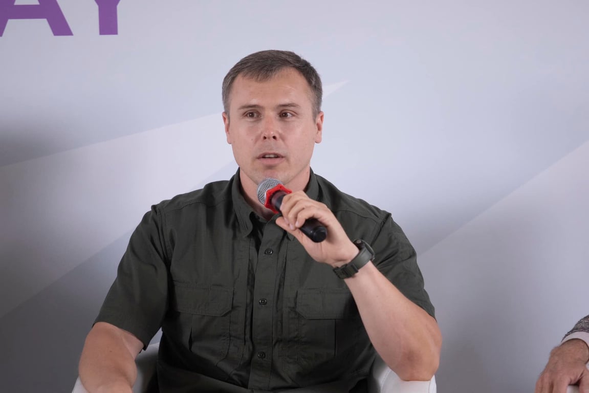 Роман Костенко