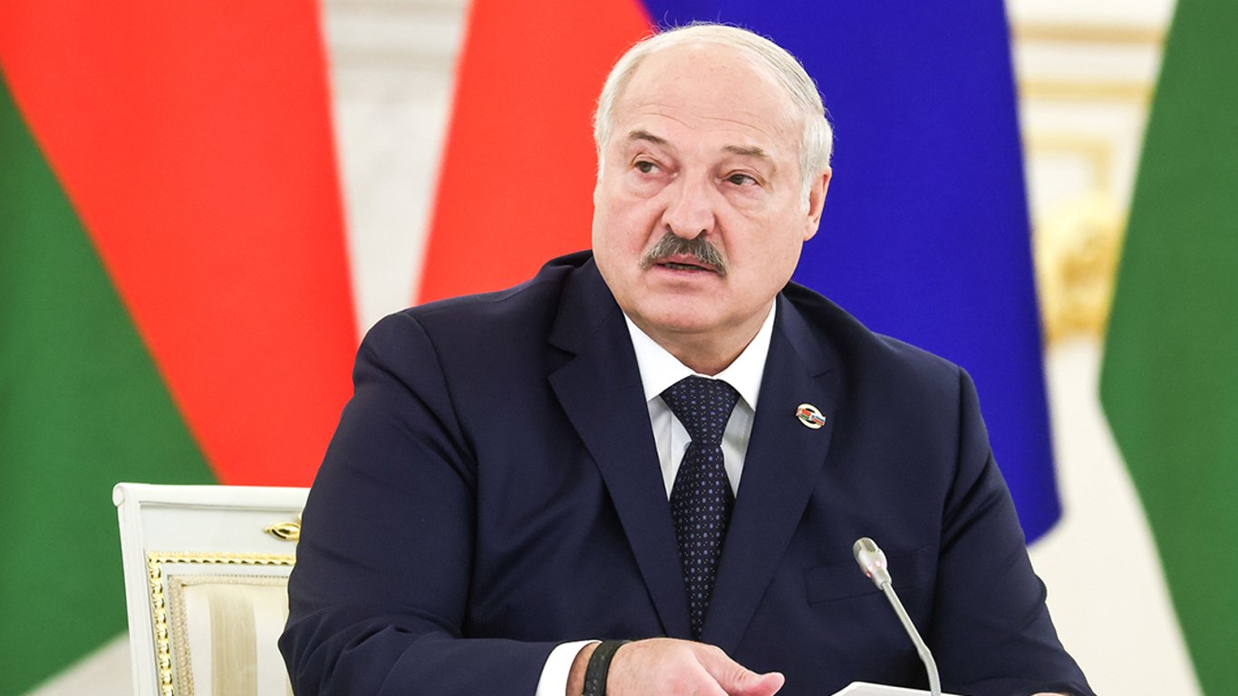 Лукашенко не явился на празднование Дня флага Беларуси