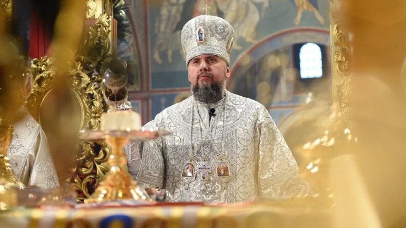 В Киево-Печерской лавре проходит рождественская литургия Митрополита Эпифания — трансляция события