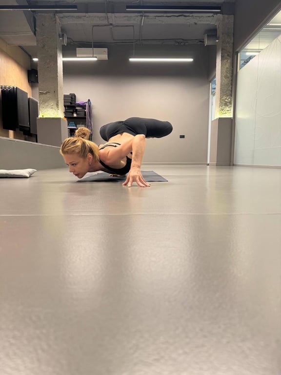 Тіна Кароль займається йогою