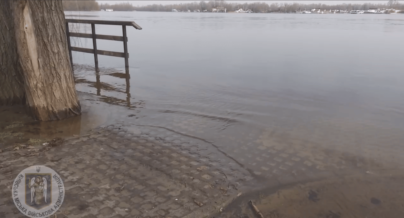 Києву загрожує повінь — в КМВА показали кадри затоплення столиці