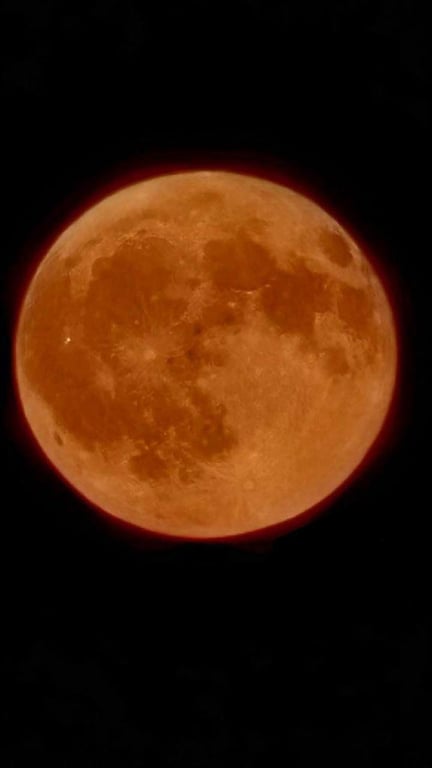 Осетрова повня в небі над Україною 