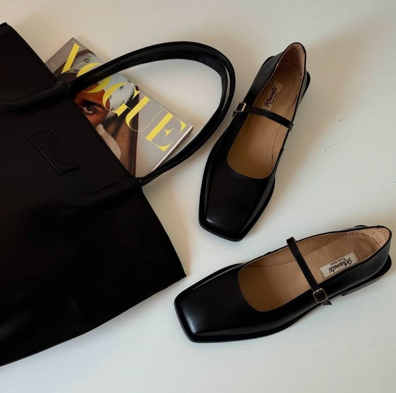 Туфлі з квадратним носком вже мають застарілий вигляд