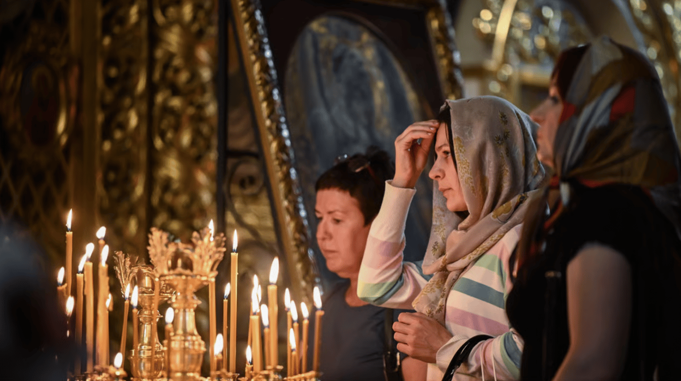 Национальные и церковные традиции поминального дня