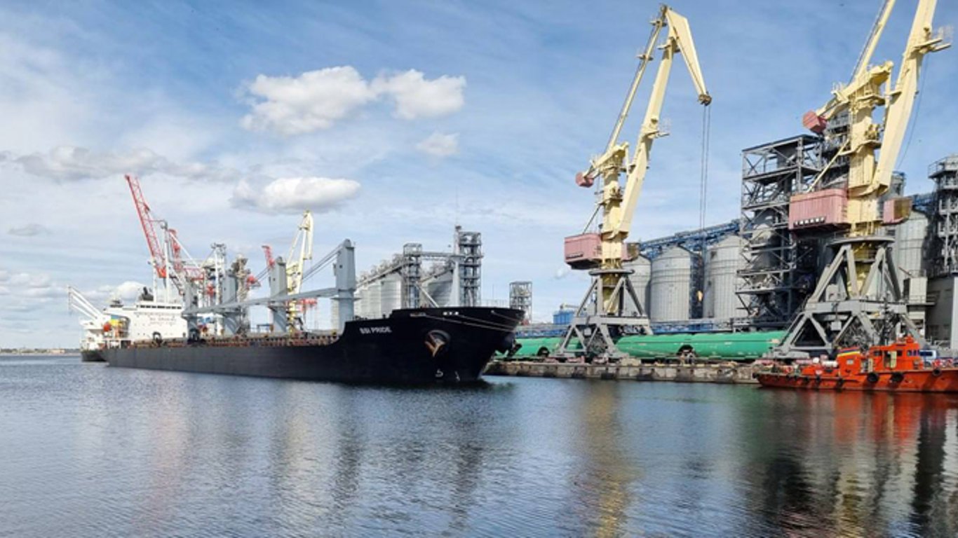 Порты Большой Одессы увеличивают экспорт продукции ГМК