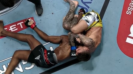 Амосов дуже швидко переміг у своєму дебюті в UFC — відео - 285x160