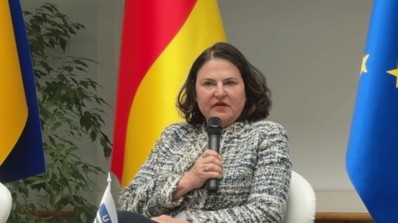 Посол ЄС: Україна може отримати 90 млрд найближчими днями