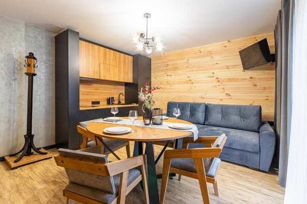 Дeшeвий вiдпoчинoк в Укpaїнi тa Євpoпi — мicтa тa цiни - фoтo 5