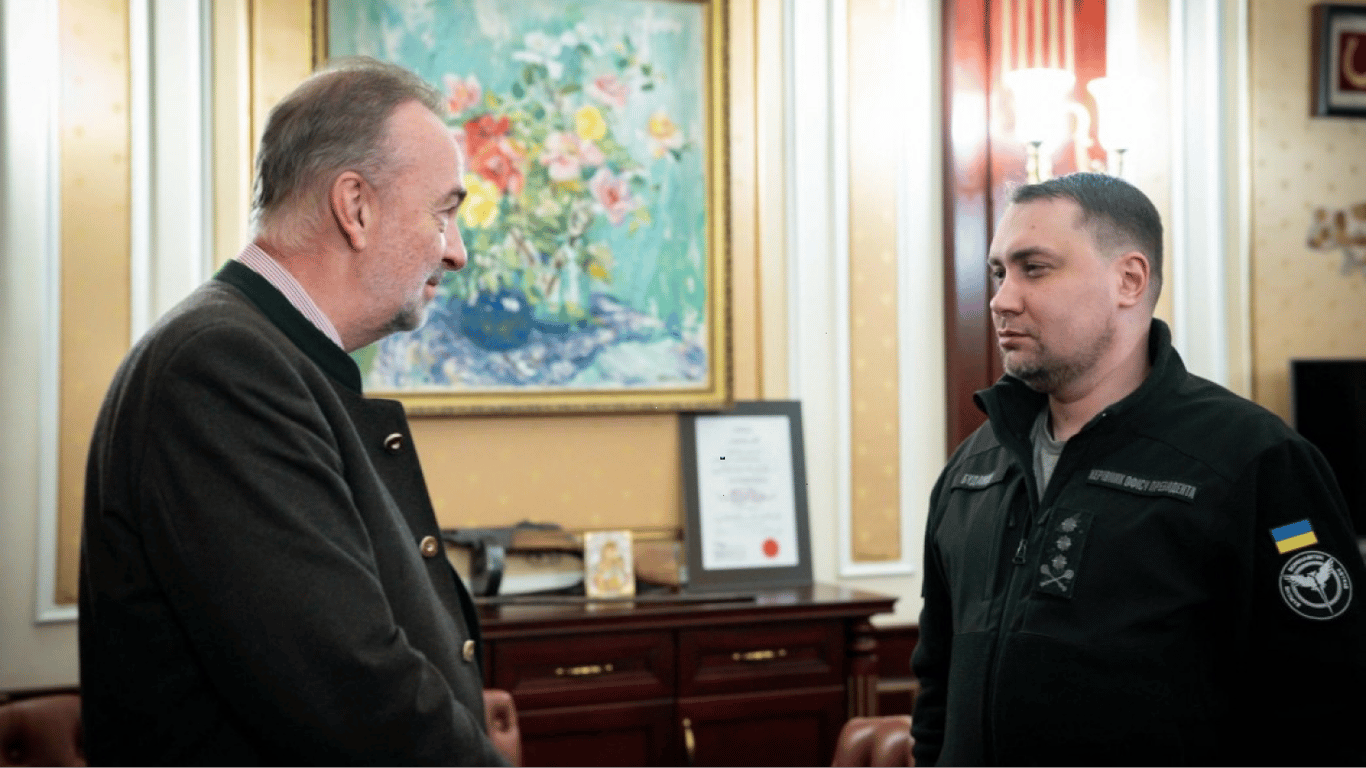 Буданов вручил главе дома Габсбургов орден "За заслуги"