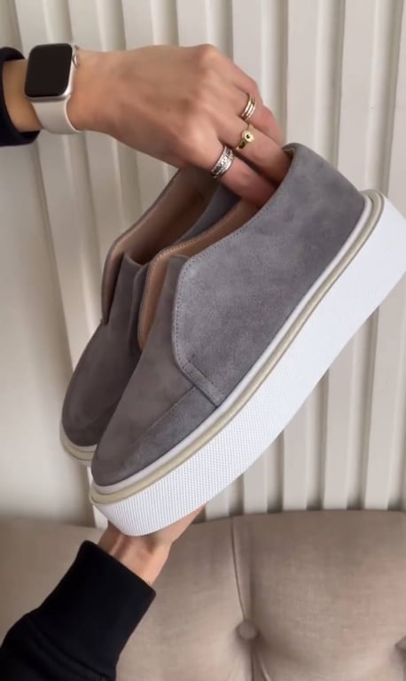 Сірий колір є універсальним в моді