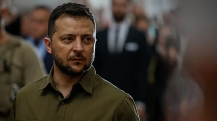 Zelensky arrives at Vatican to meet with Pope - 290x166