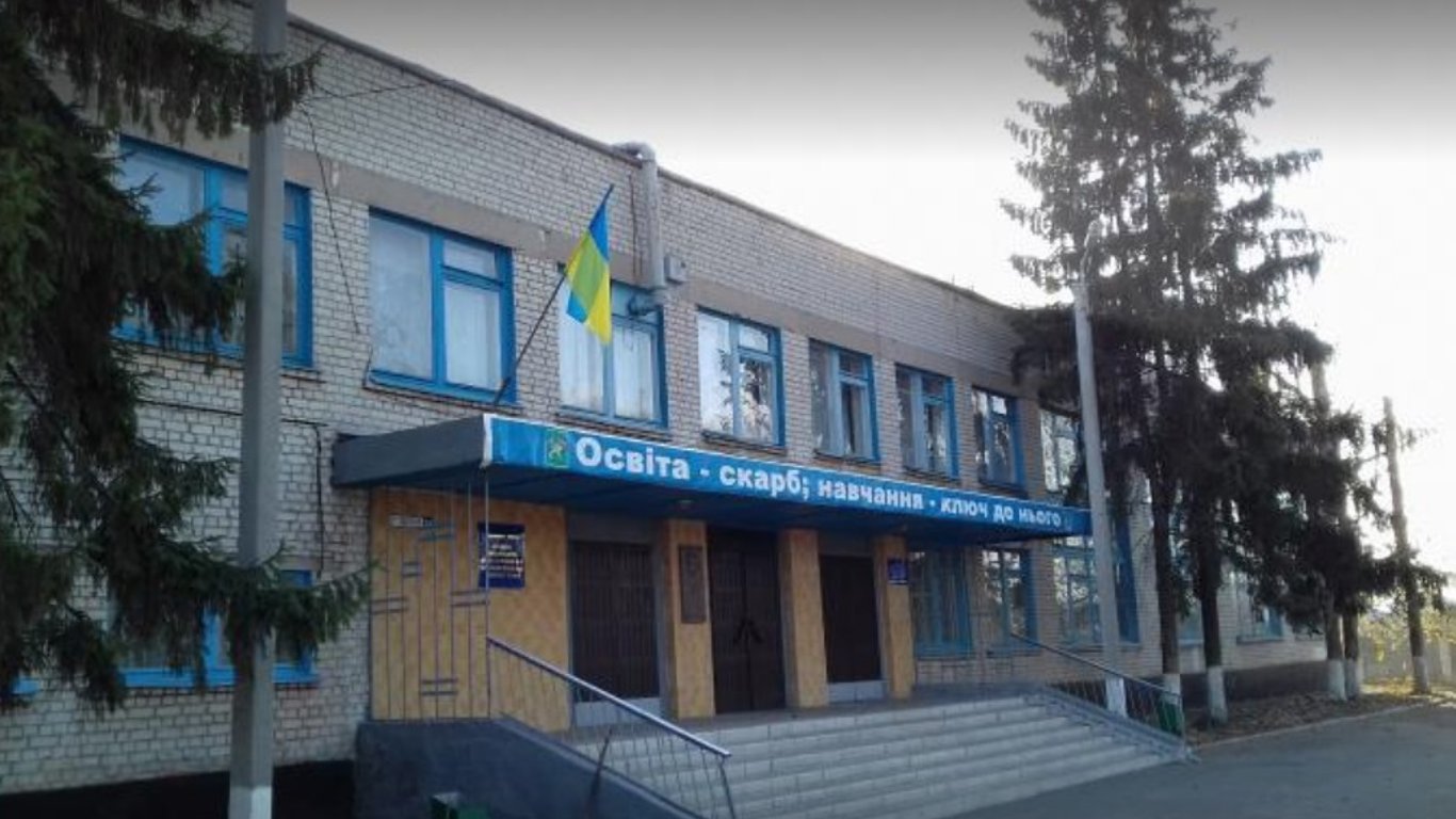 В 96 школе Харькова неизвестный распылил перцовый баллончик