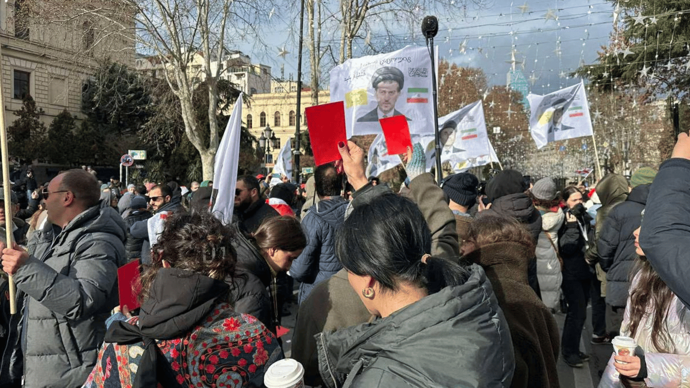 Протесты в Грузии 29 декабря — в Тбилиси силовики начали силой разгонять людей